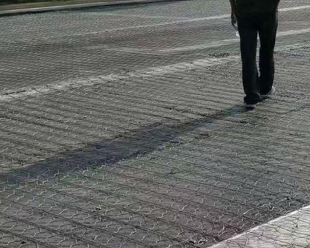 路面加筋网